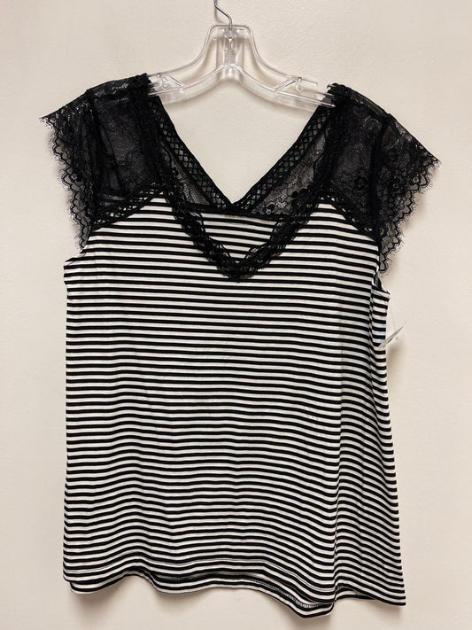 Top Sleeveless By Clothes Mentor In Black & White, Size: M