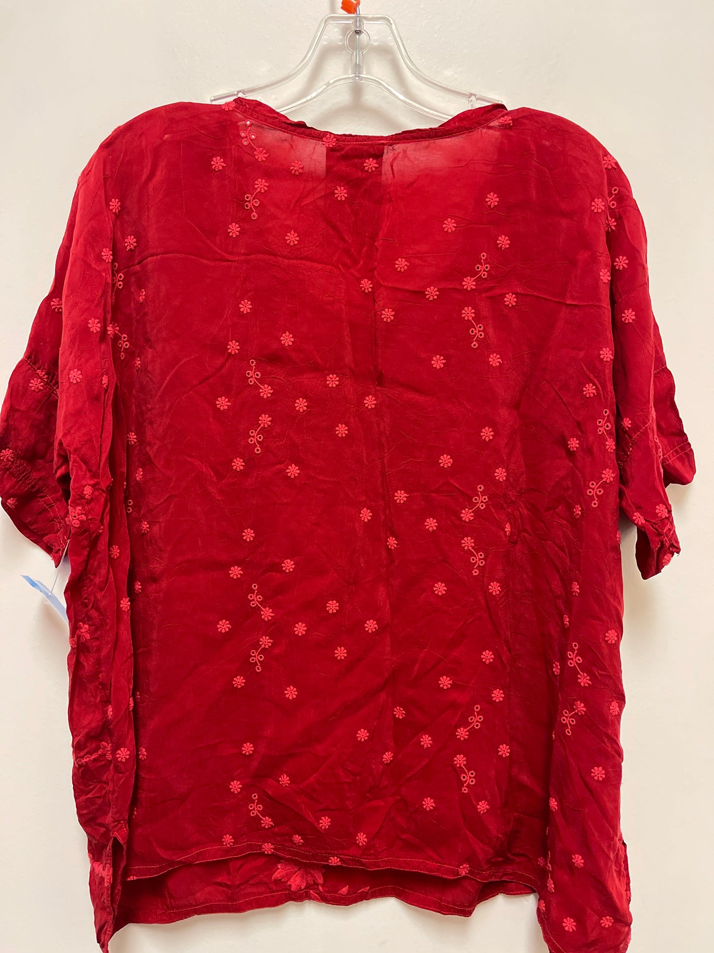 Top Short Sleeve Designer By Johnny Was In Red, Size: S