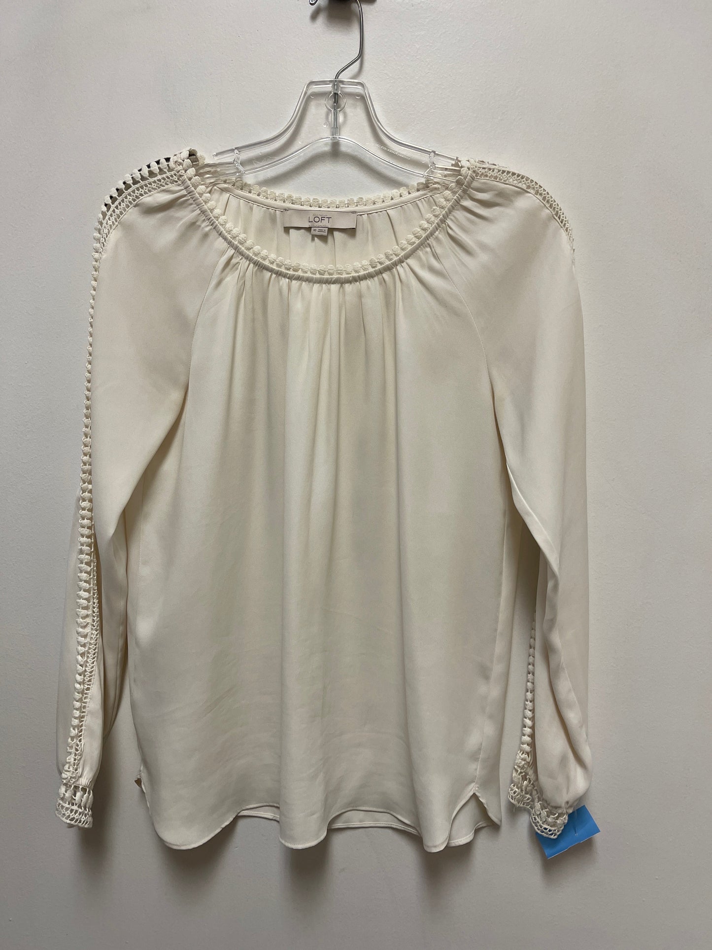 Top Long Sleeve By Loft In Cream, Size: Xs