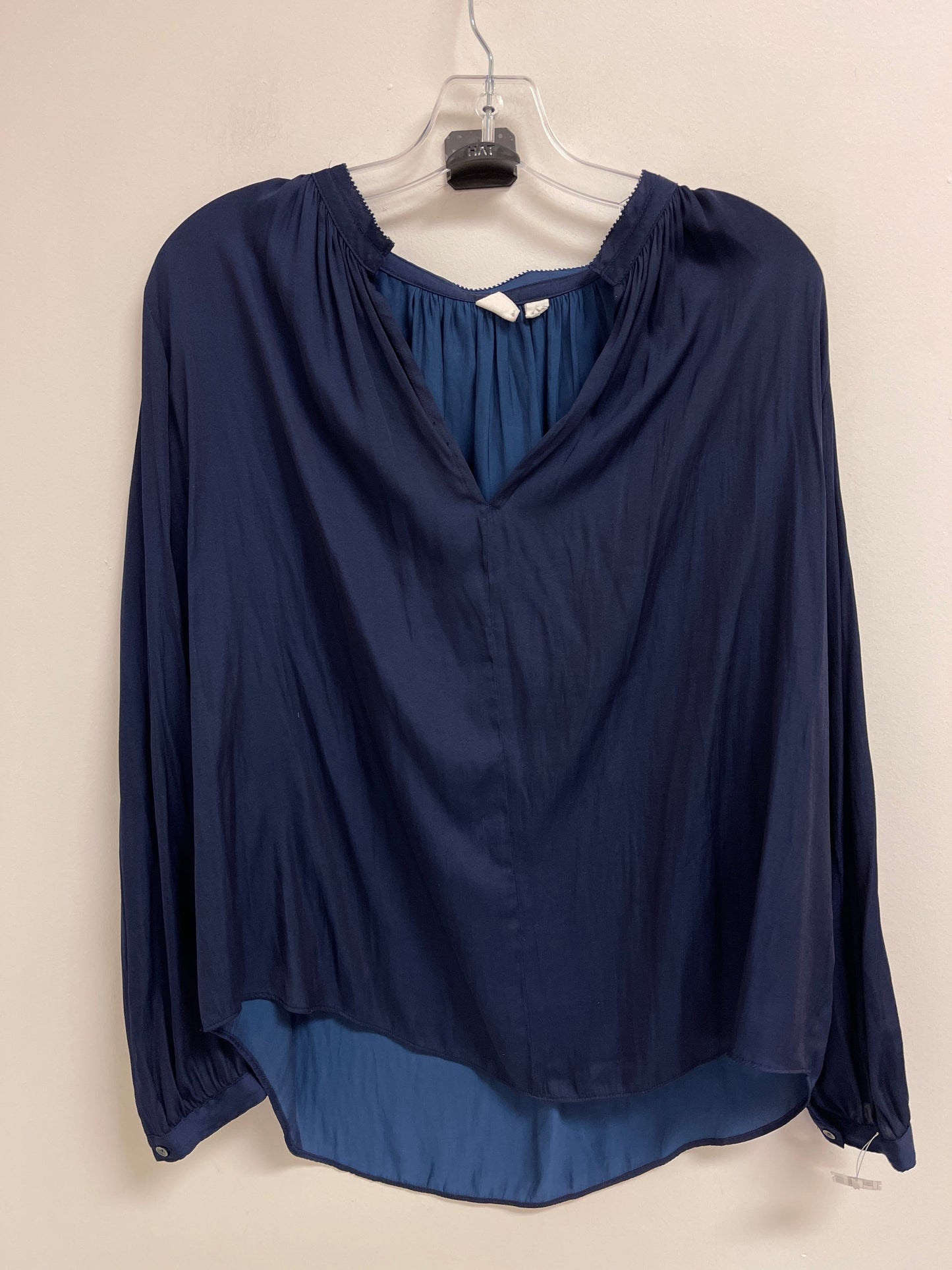 Top Long Sleeve By Gap In Navy, Size: M