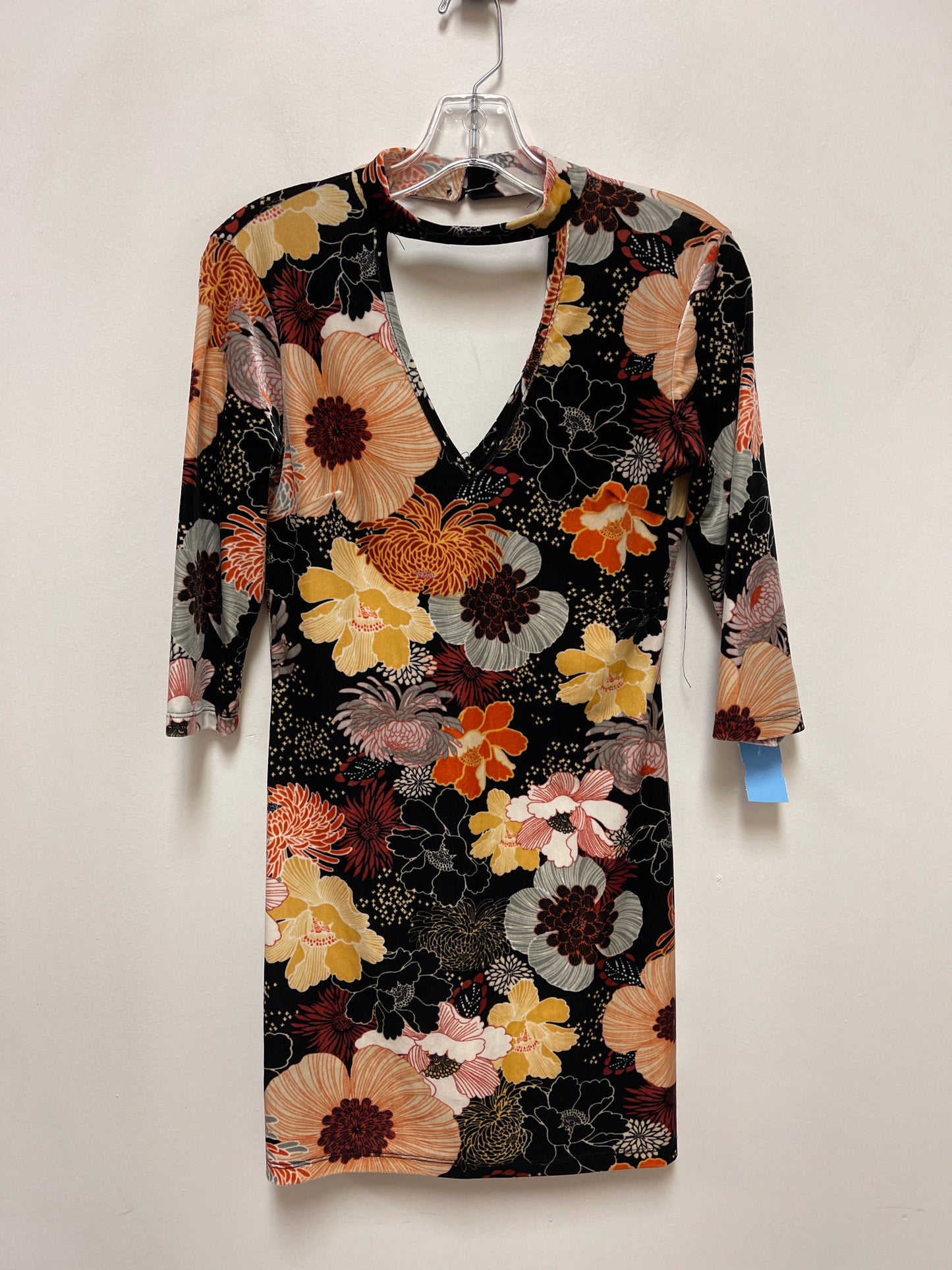 Dress Casual Short By Clothes Mentor In Floral Print, Size: S