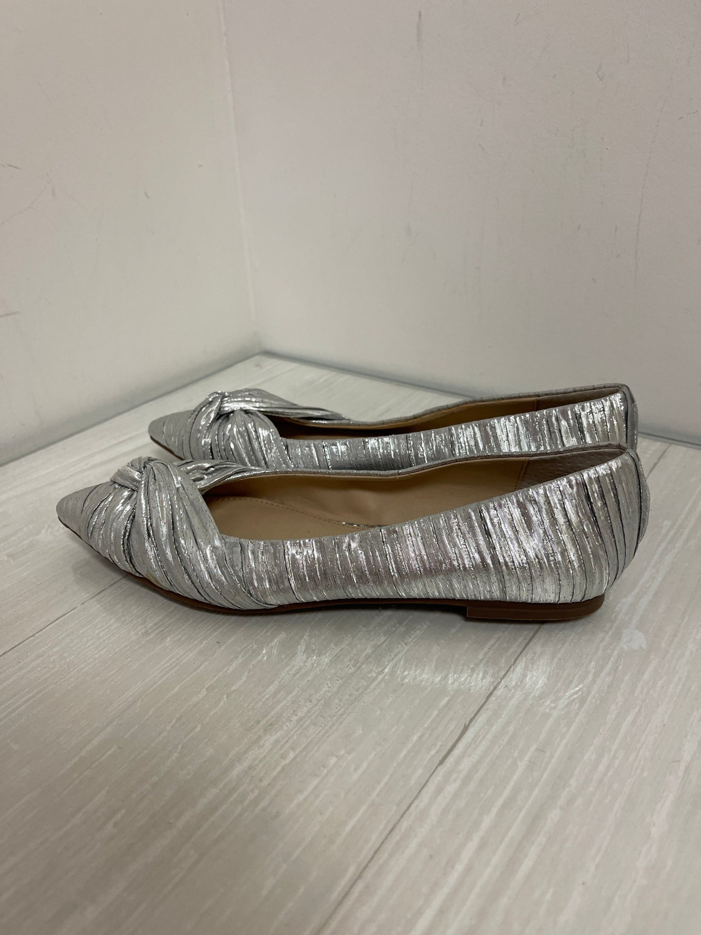 Shoes Flats By Nina In Silver, Size: 6.5