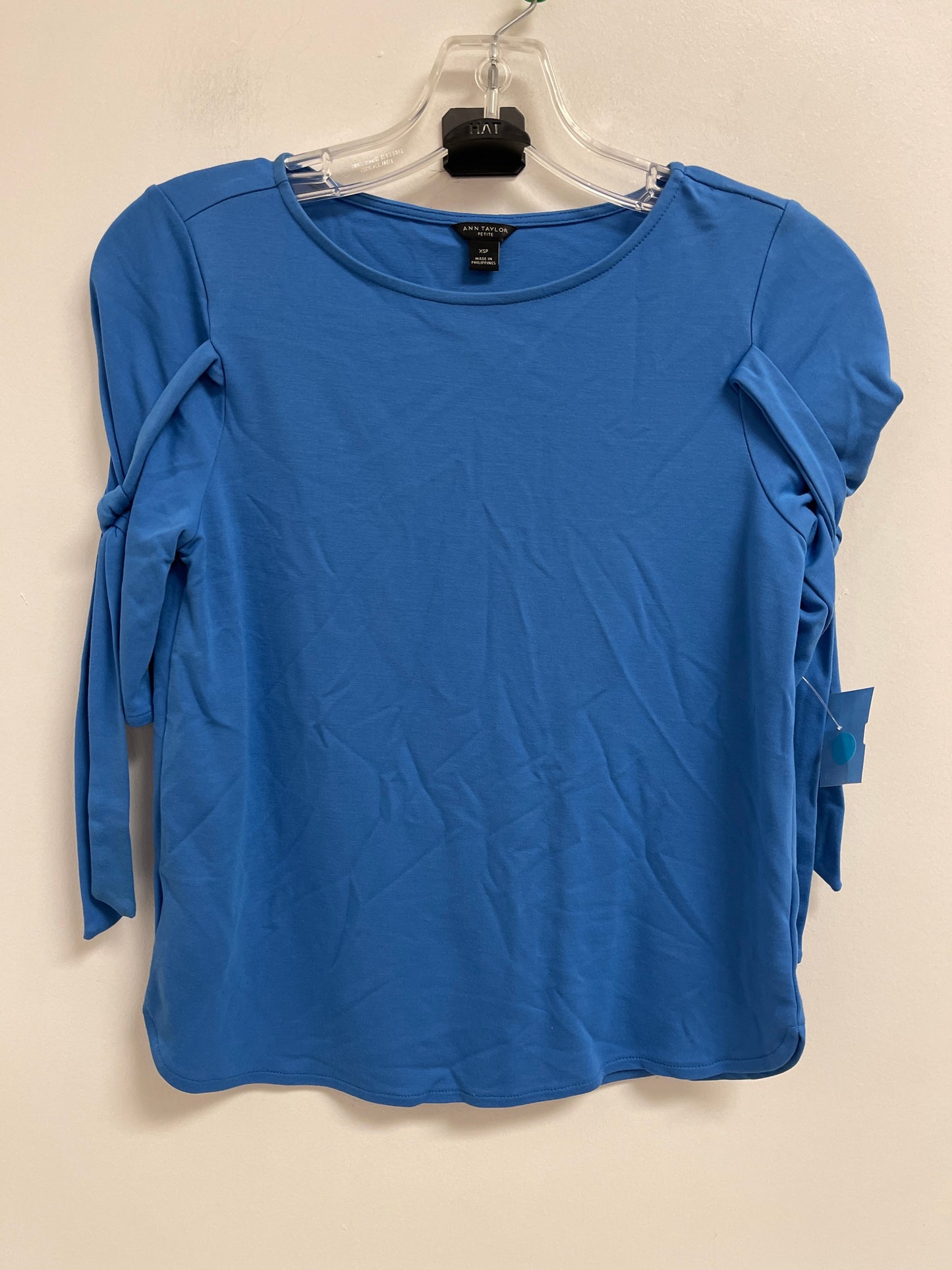 Top Short Sleeve By Ann Taylor In Blue, Size: Xsp