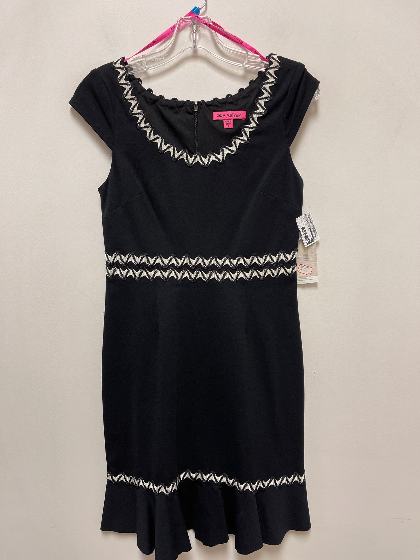 Dress Casual Short By Betsey Johnson In Black & White, Size: Xs