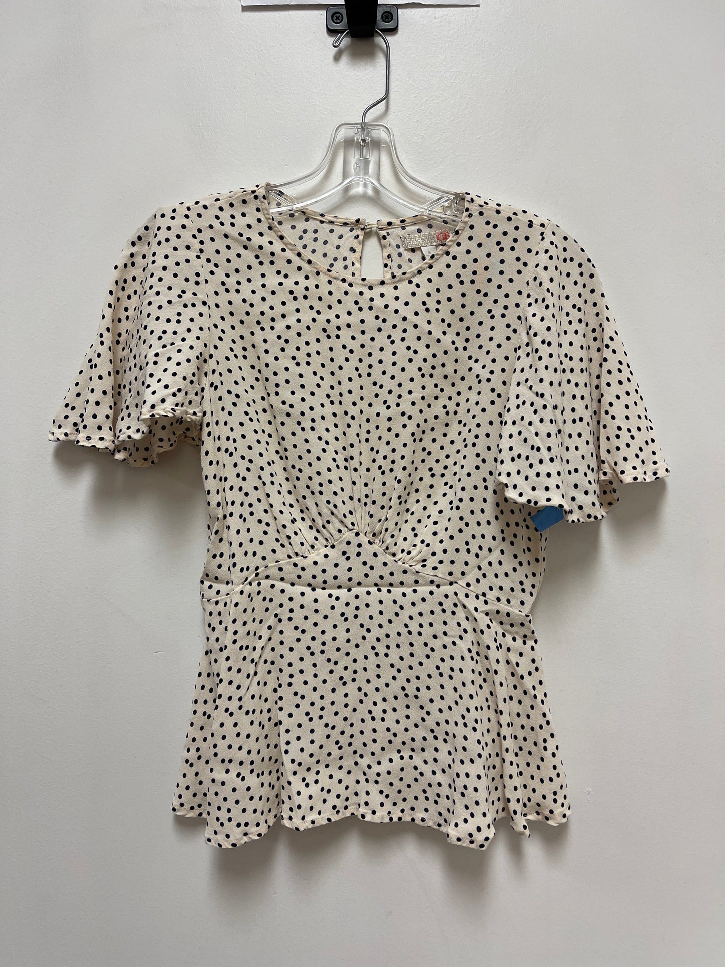 Top Short Sleeve By Gianni Bini In Polkadot Pattern, Size: S