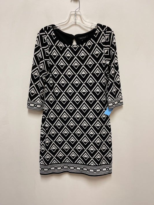 Dress Casual Short By White House Black Market In Black & White, Size: Xs