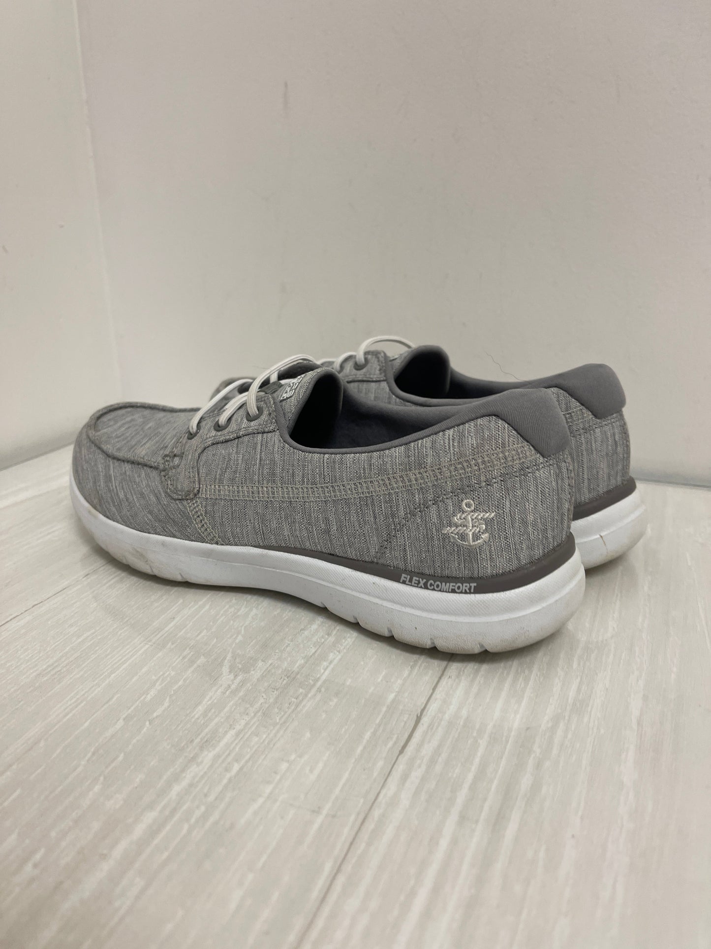 Shoes Flats By Skechers In Grey, Size: 8