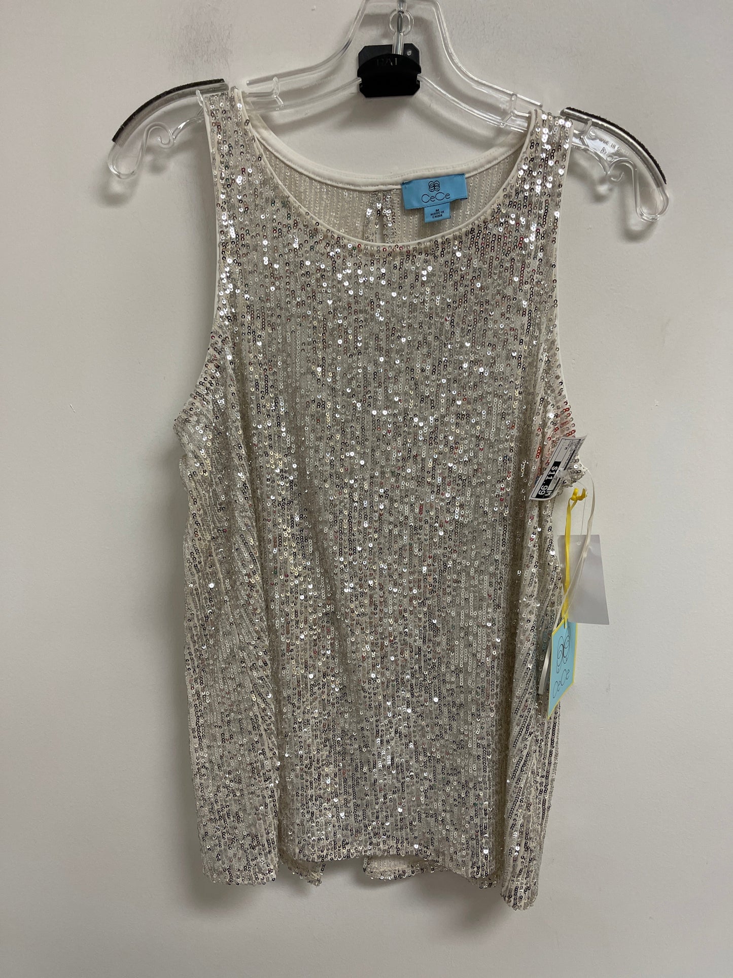 Top Sleeveless By Cece In Silver, Size: M