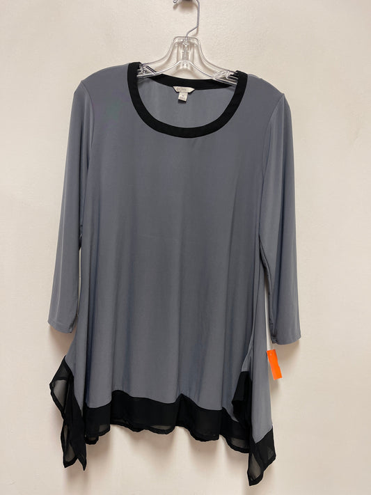 Top Long Sleeve By Cato In Grey, Size: M