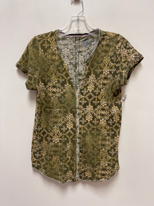 Top Short Sleeve By Pilcro In Green, Size: S