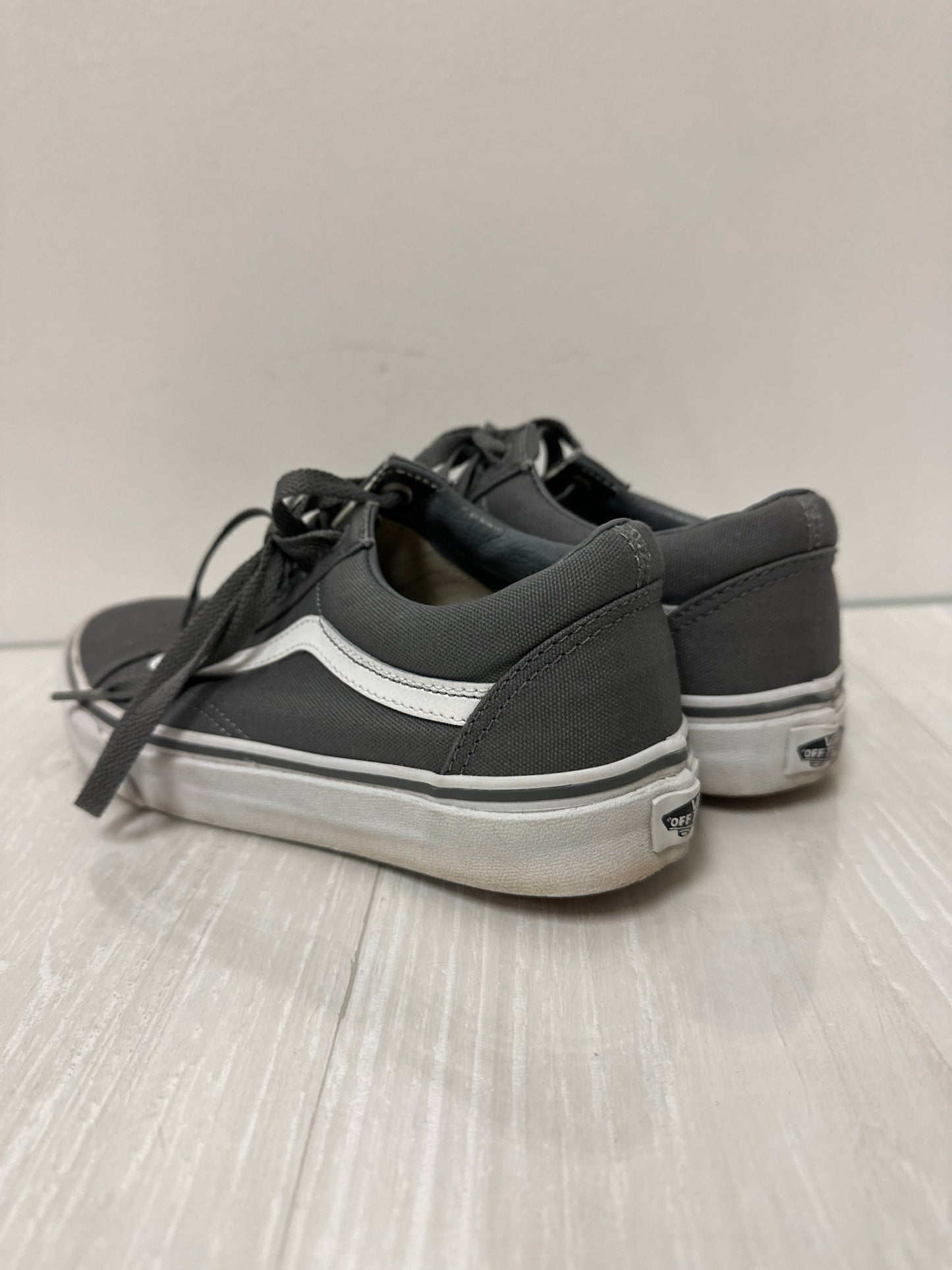 Shoes Sneakers By Vans In Grey, Size: 7.5