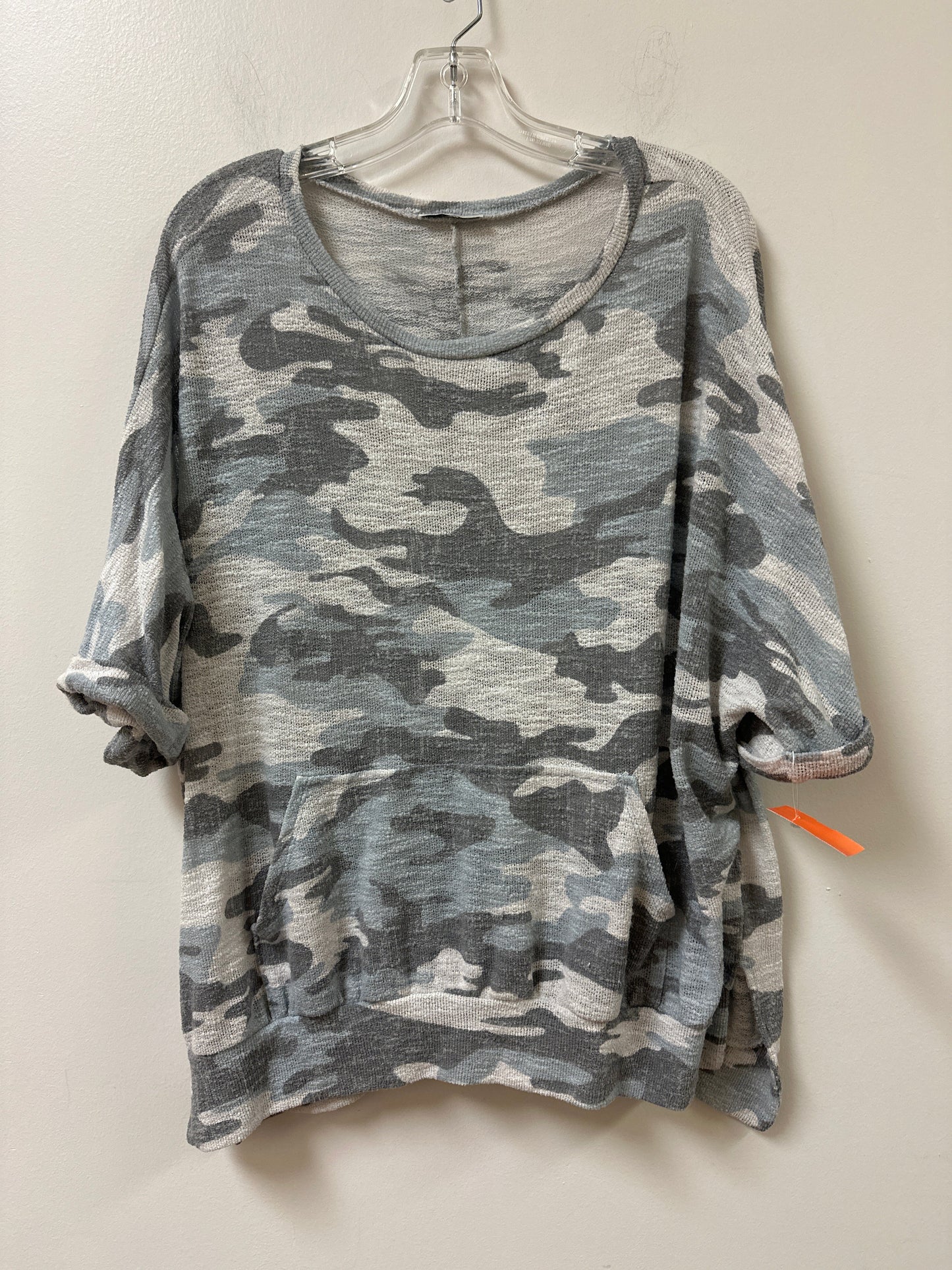 Top Short Sleeve By Jodifl In Camouflage Print, Size: M