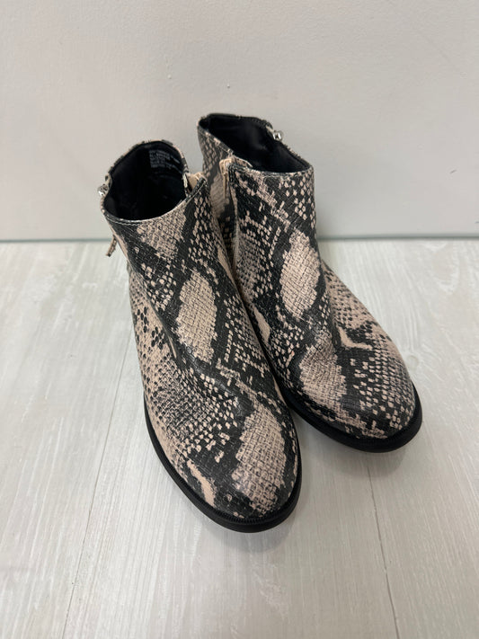 Boots Ankle Flats By Time And Tru In Snakeskin Print, Size: 7
