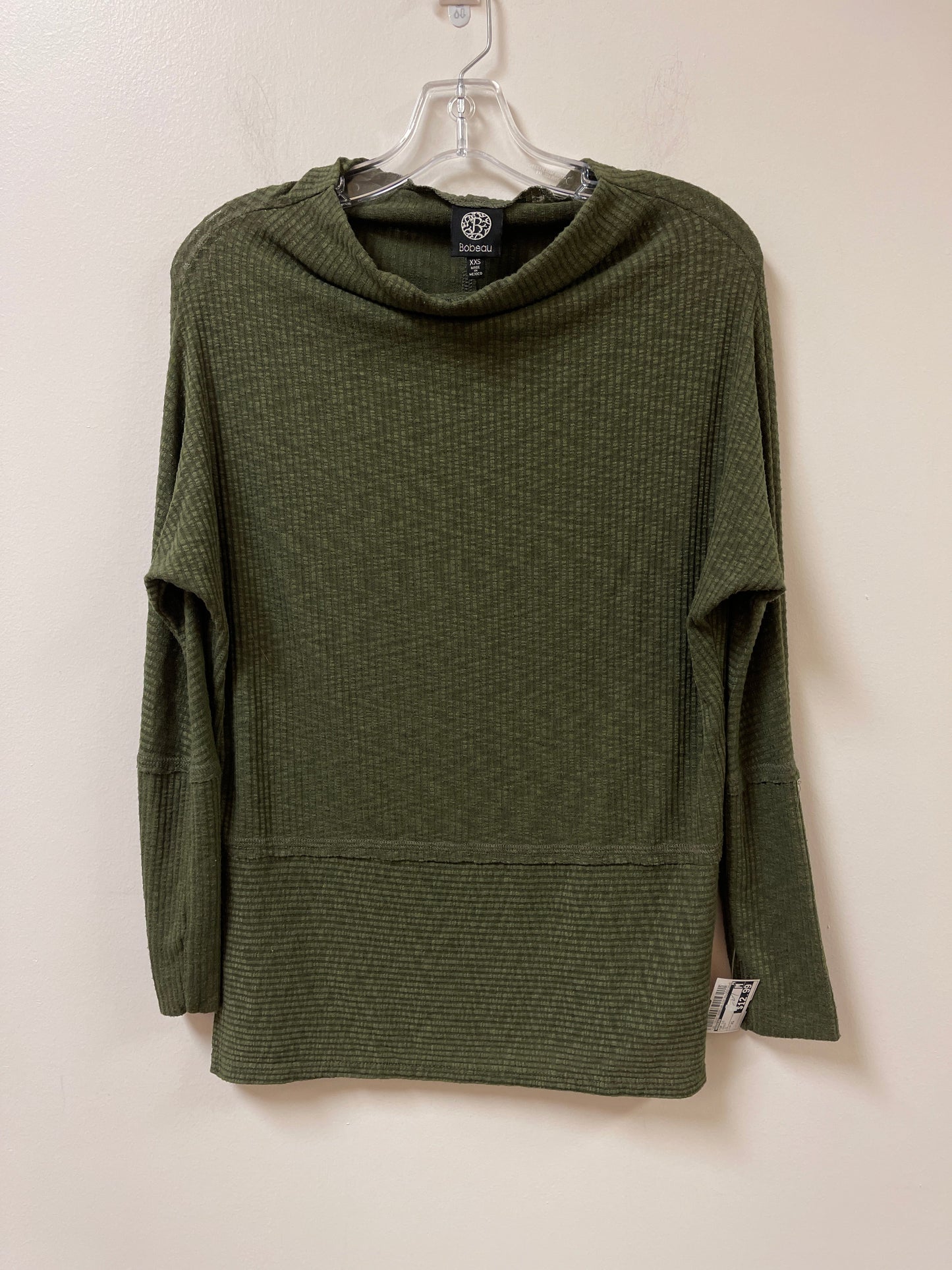 Top Long Sleeve By Bobeau In Green, Size: Xs