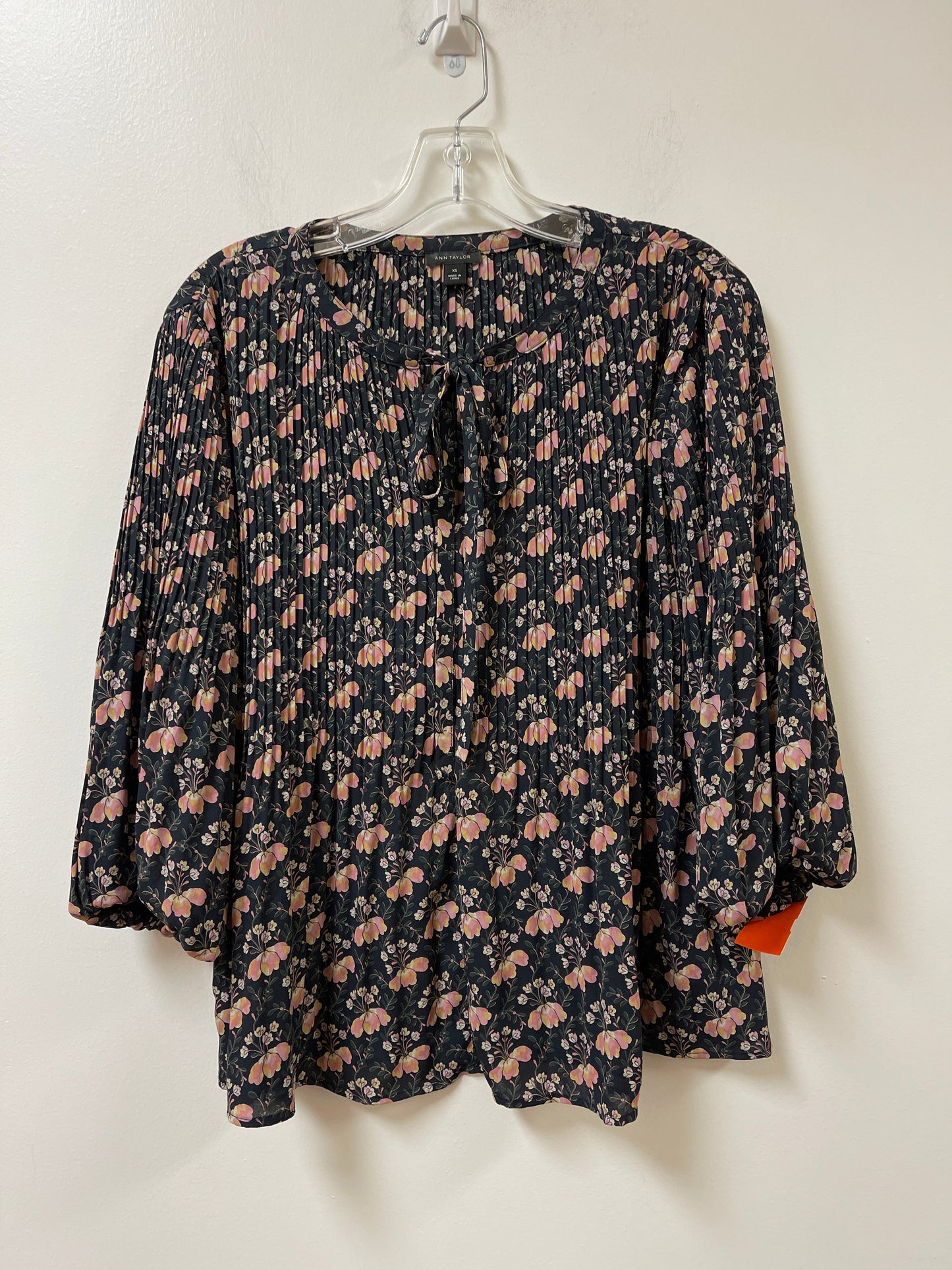 Top Long Sleeve By Ann Taylor In Floral Print, Size: Xs