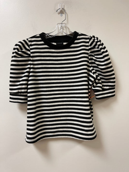 Top Short Sleeve By Who What Wear In Black & White, Size: M