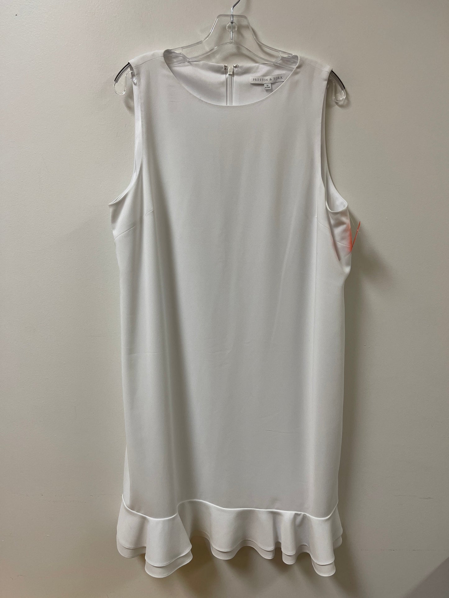 Dress Casual Short By Preston And New York In White, Size: 1x