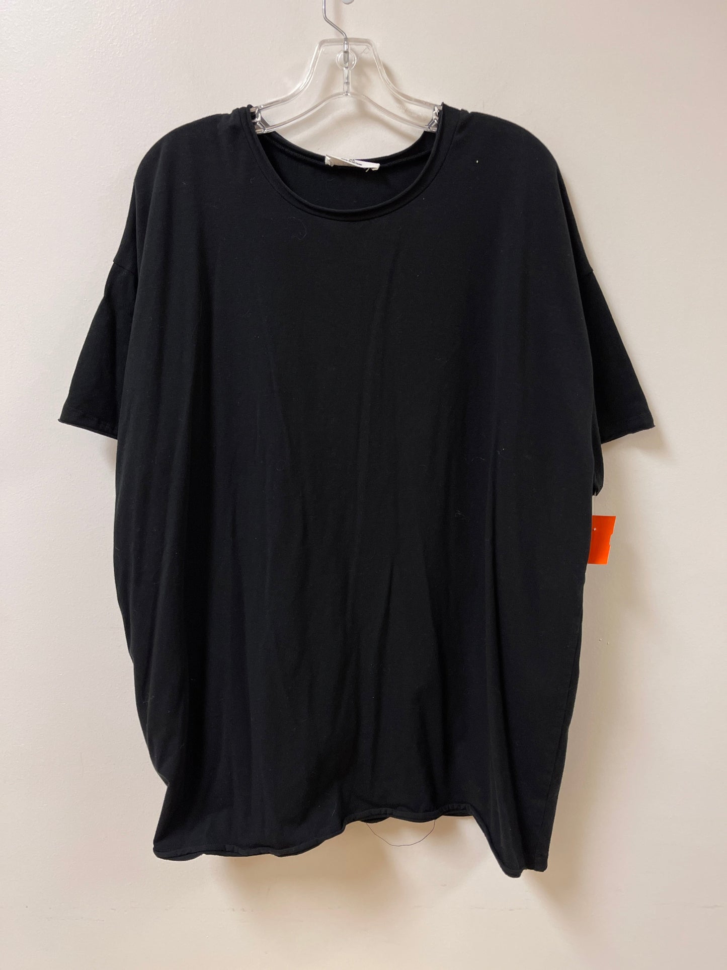 Top Short Sleeve By Zenana Outfitters In Black, Size: Xl