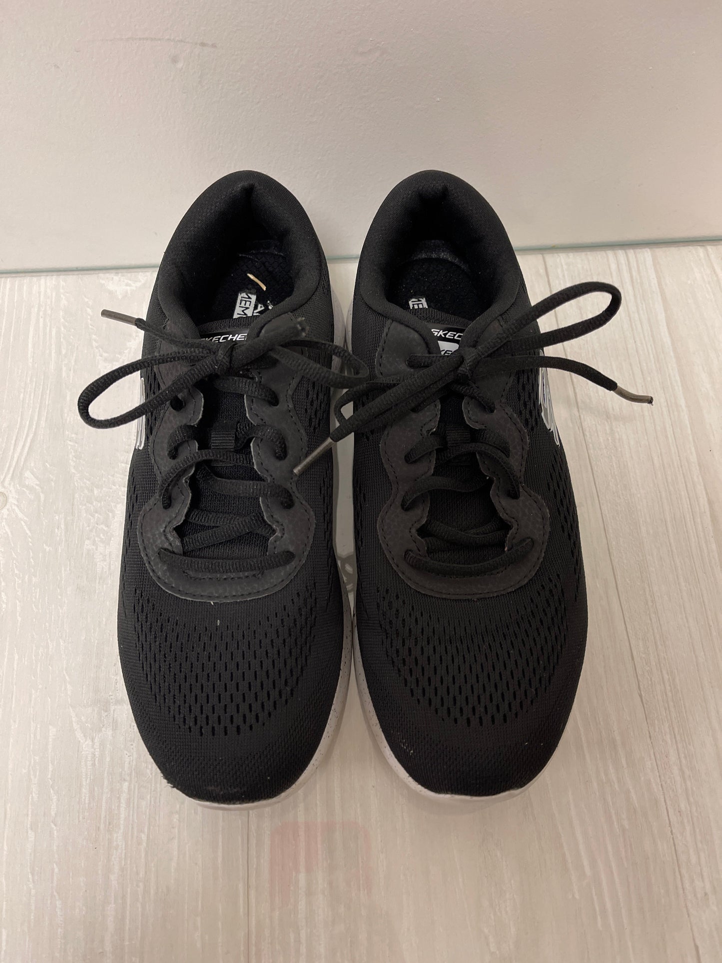 Shoes Athletic By Skechers In Black, Size: 9