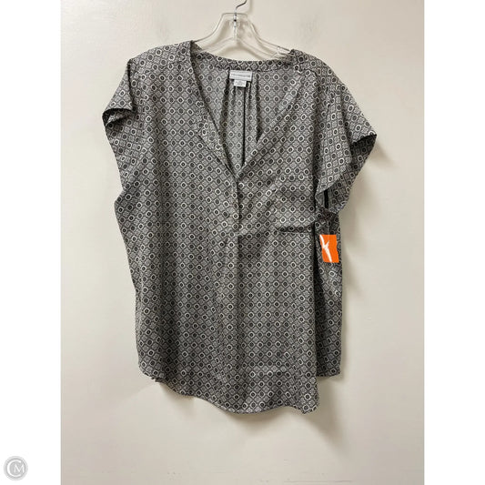 Top Short Sleeve By Liz Claiborne In Cream & Grey, Size: 2x