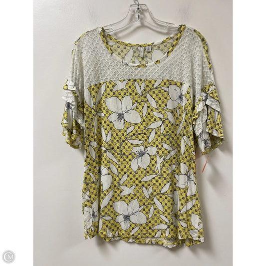 Top Short Sleeve By Cato In White & Yellow, Size: L