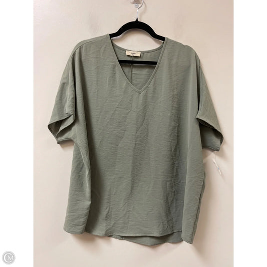 Top Short Sleeve By Entro In Green, Size: M