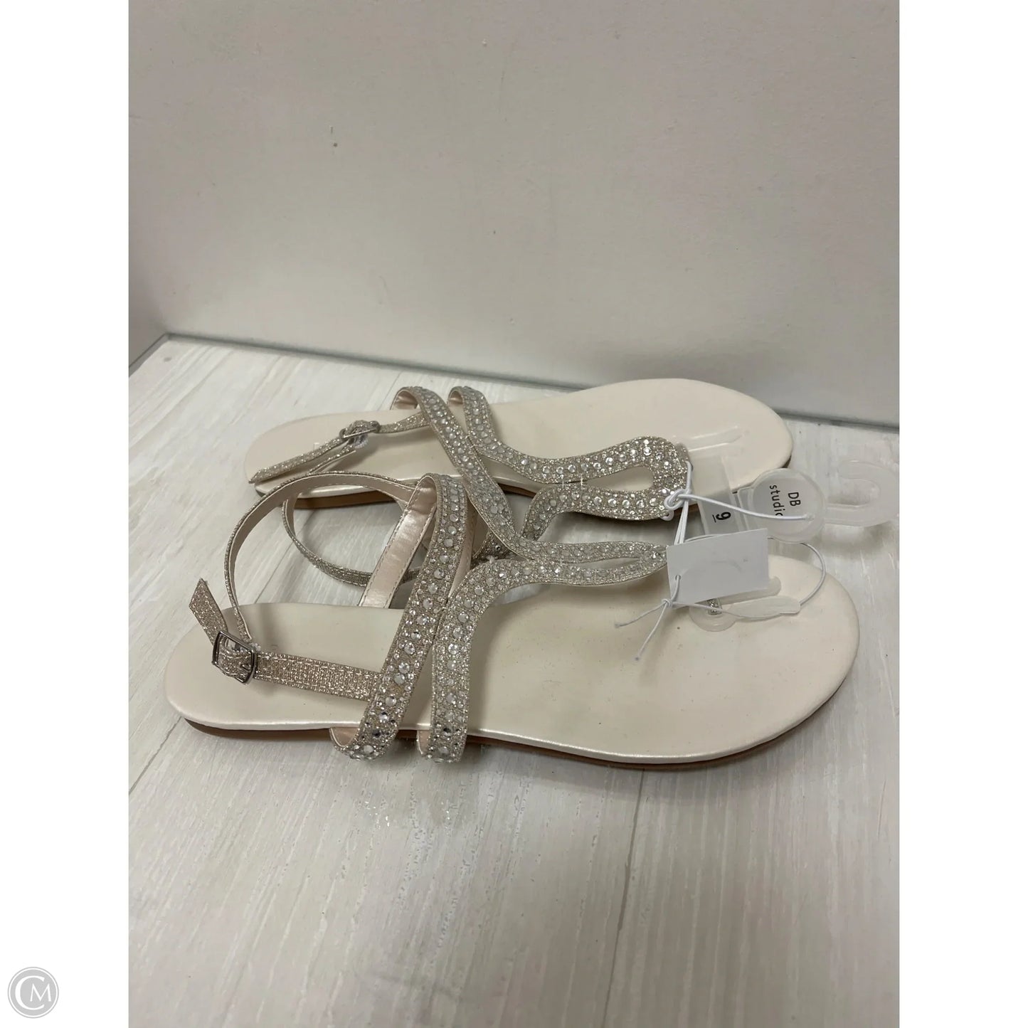 Sandals Flats By Clothes Mentor In Silver, Size: 9