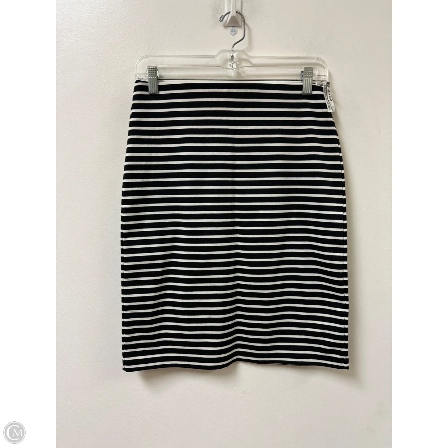 Skirt Midi By Old Navy In Black & White, Size: 2