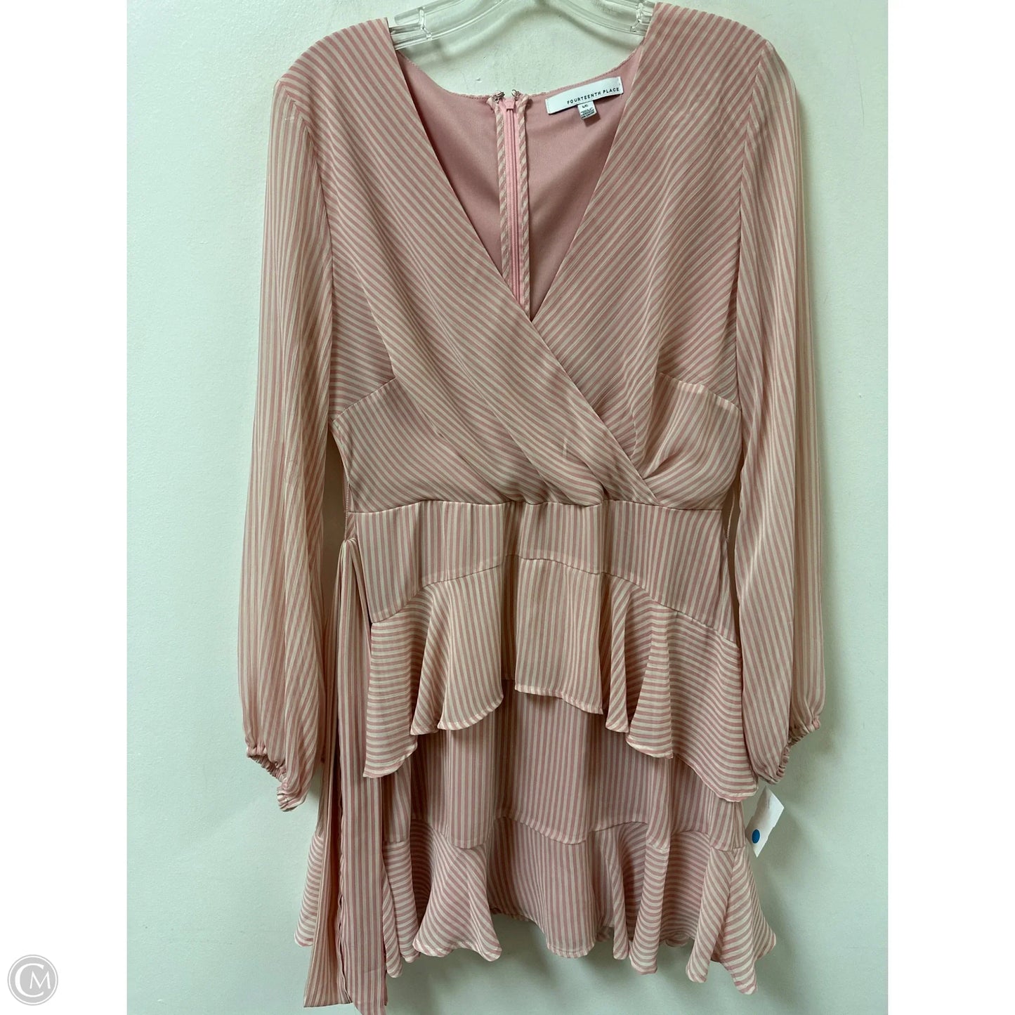 Dress Casual Short By Clothes Mentor In Cream & Pink, Size: L