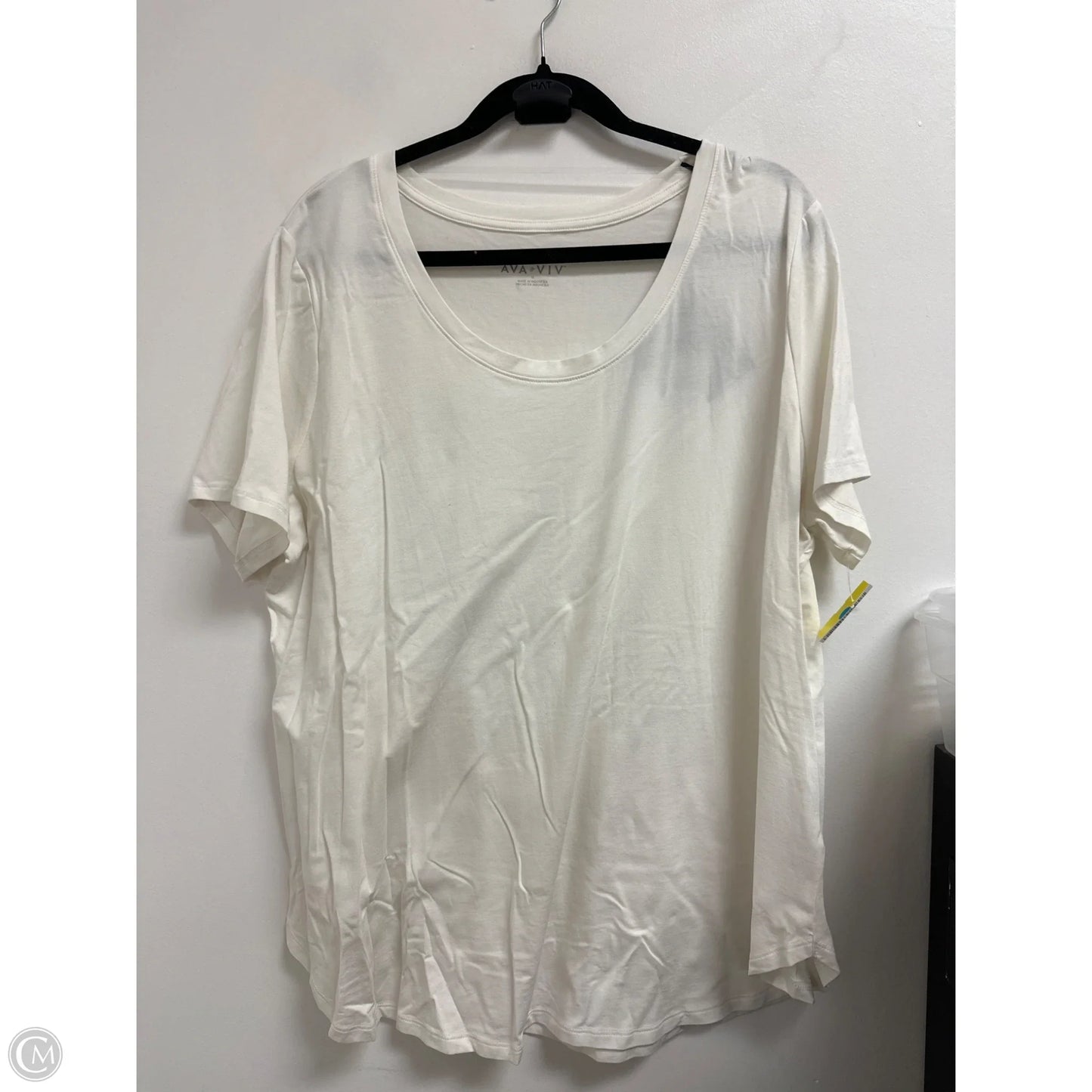 Top Short Sleeve By Ava & Viv In White, Size: 1x
