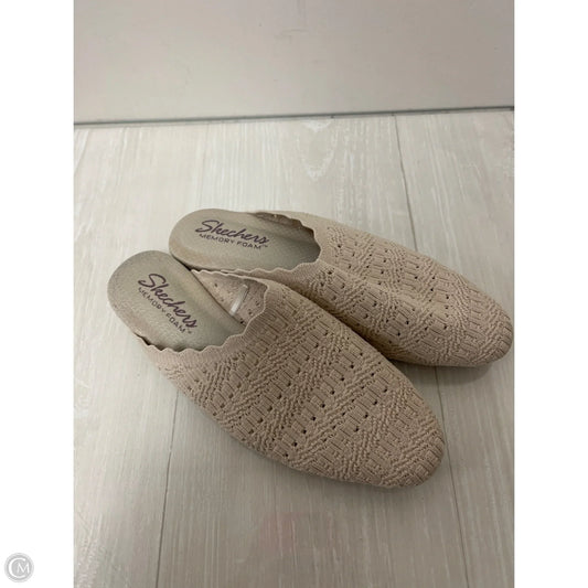 Shoes Flats By Skechers In Cream, Size: 6
