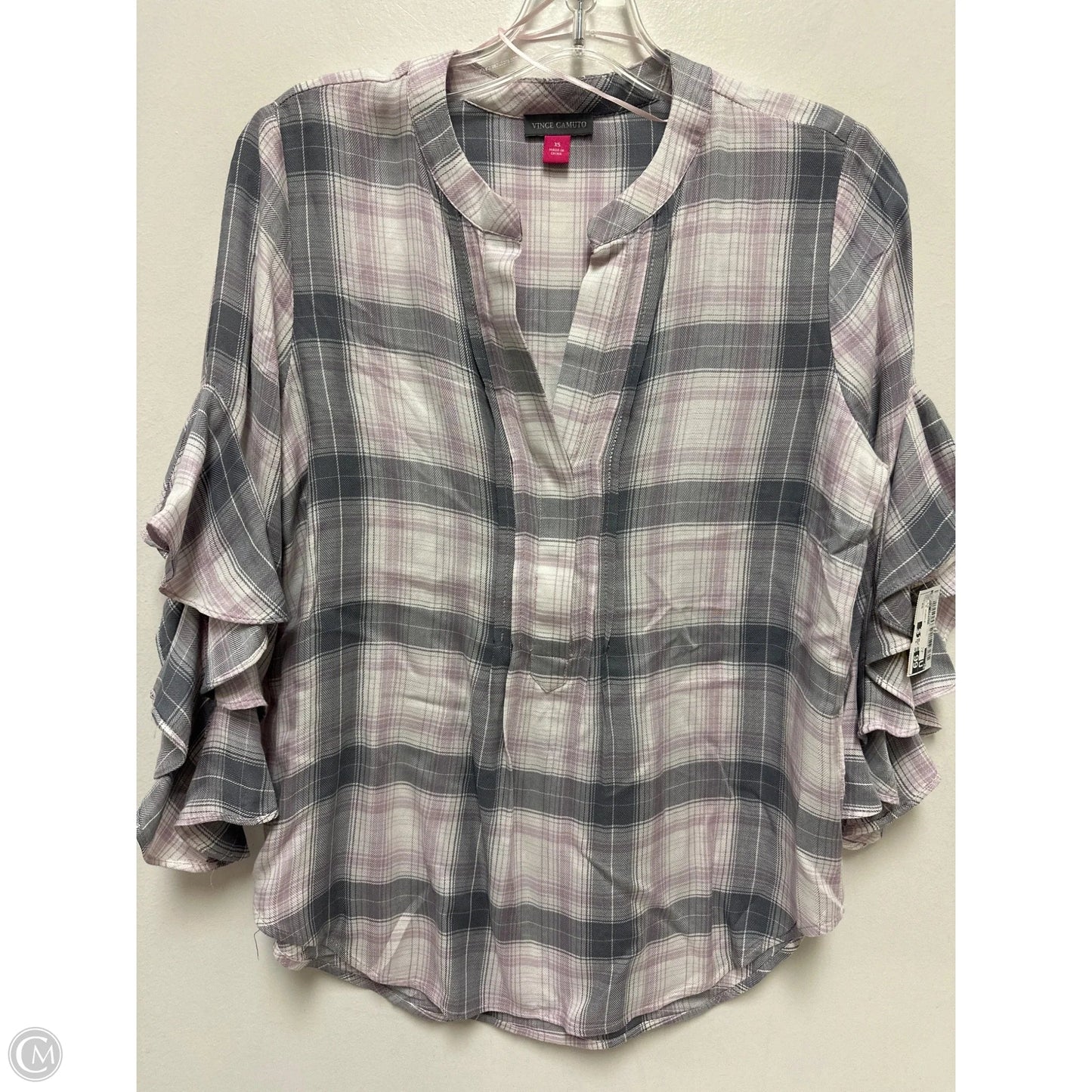Top Long Sleeve By Vince Camuto In Grey & Purple, Size: Xs