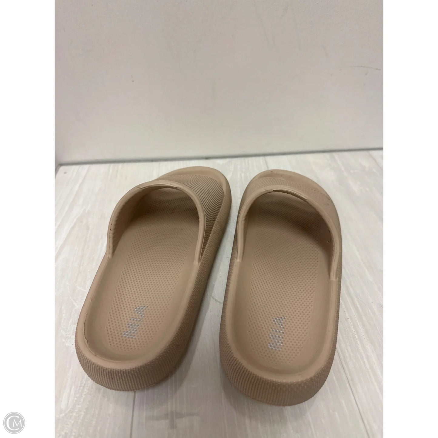 Sandals Flats By Mia In Cream, Size: 9