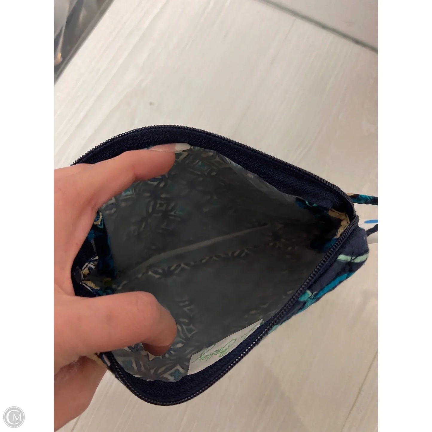 Makeup Bag By Vera Bradley, Size: Medium