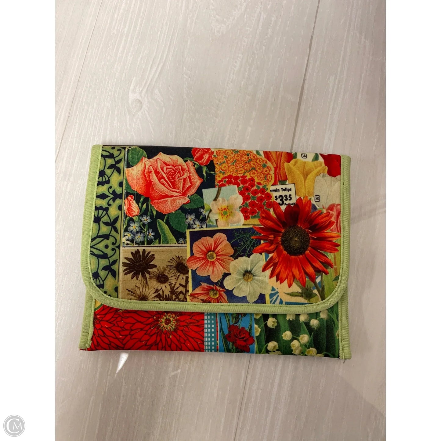 Wallet By Clothes Mentor, Size: Large