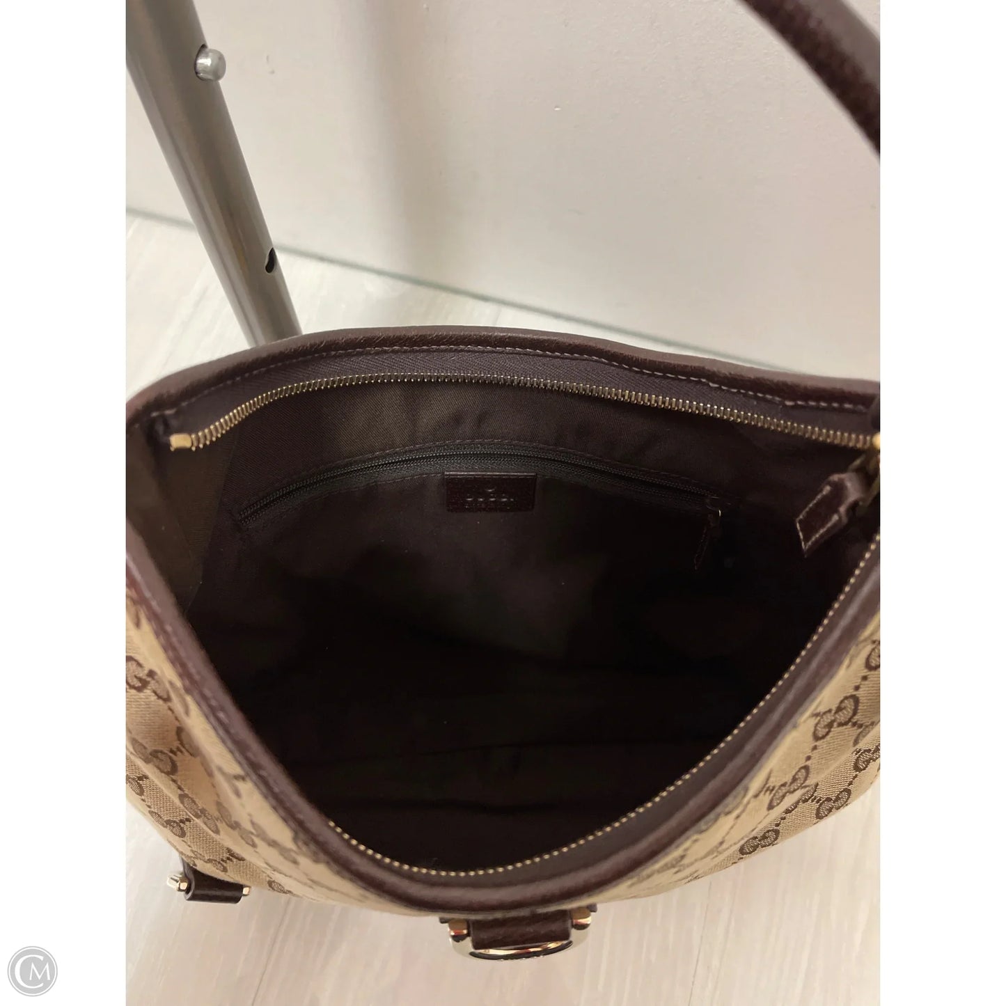 Handbag Luxury Designer By Gucci, Size: Medium