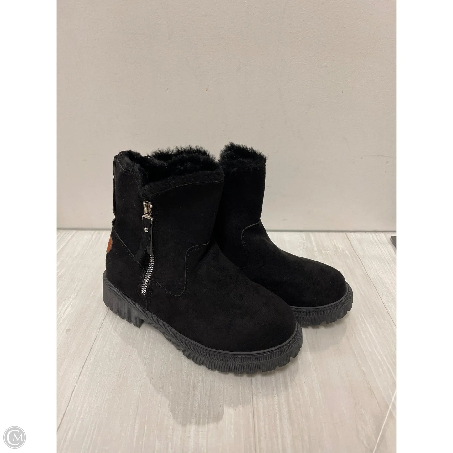 Boots Ankle Flats By Clothes Mentor In Black, Size: 5.5