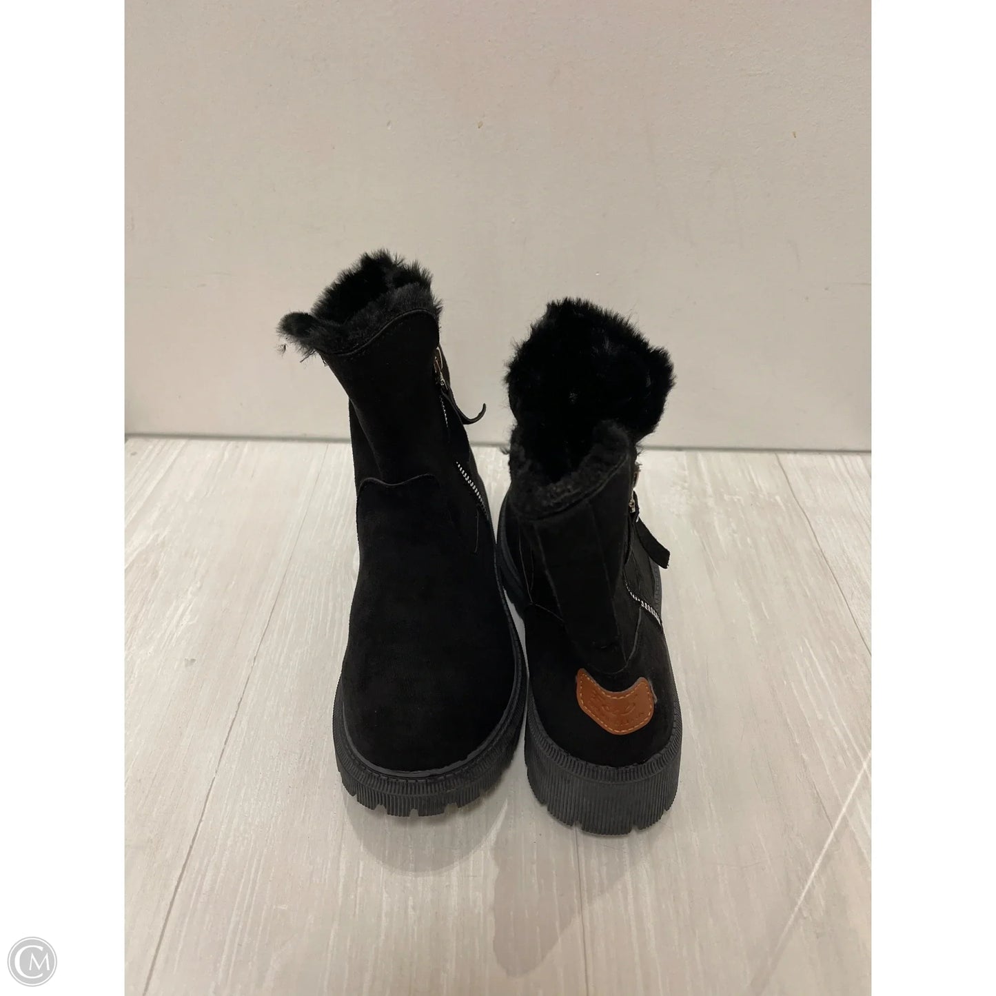 Boots Ankle Flats By Clothes Mentor In Black, Size: 5.5