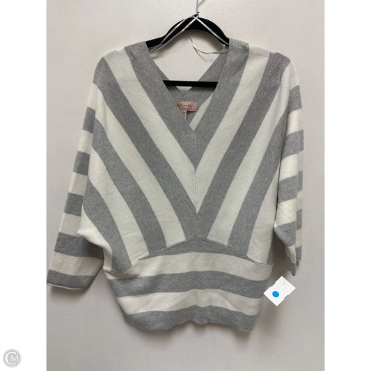Sweater By Philosophy In Grey & White, Size: Xl