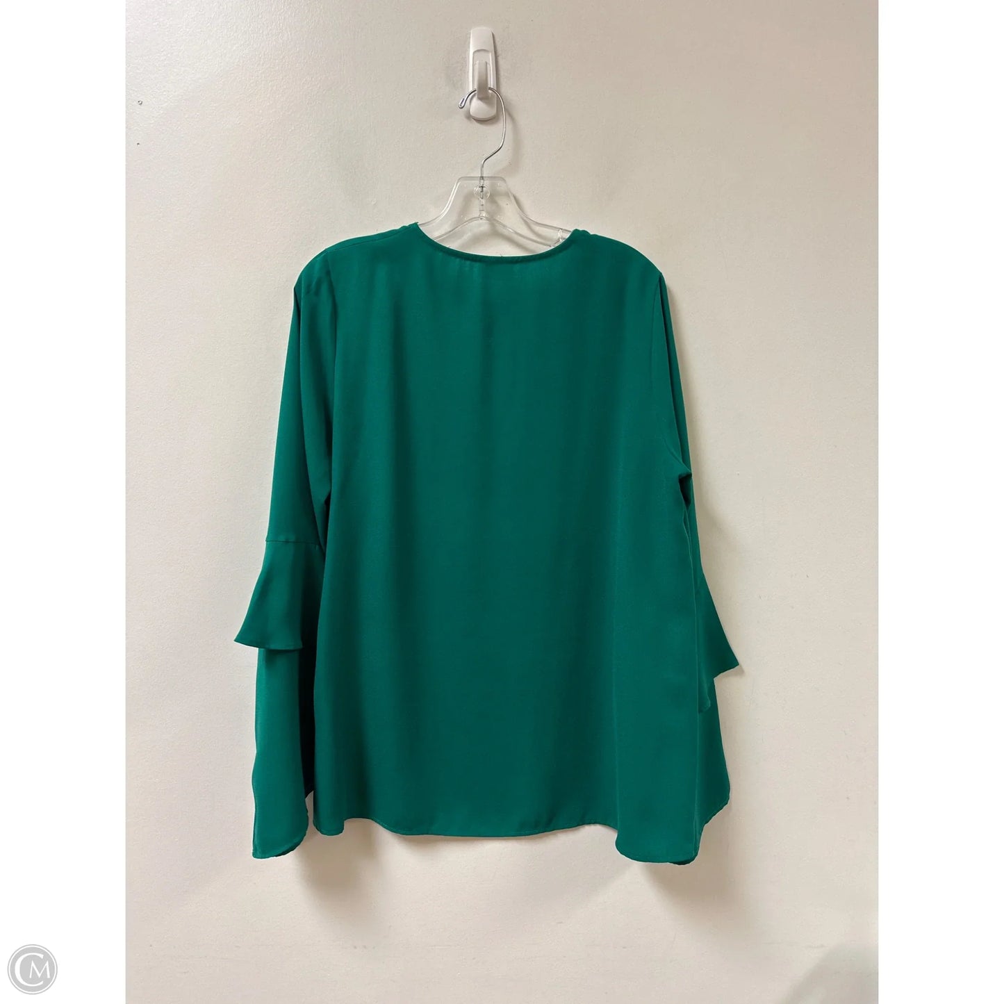 Top Long Sleeve By Clothes Mentor In Green, Size: M