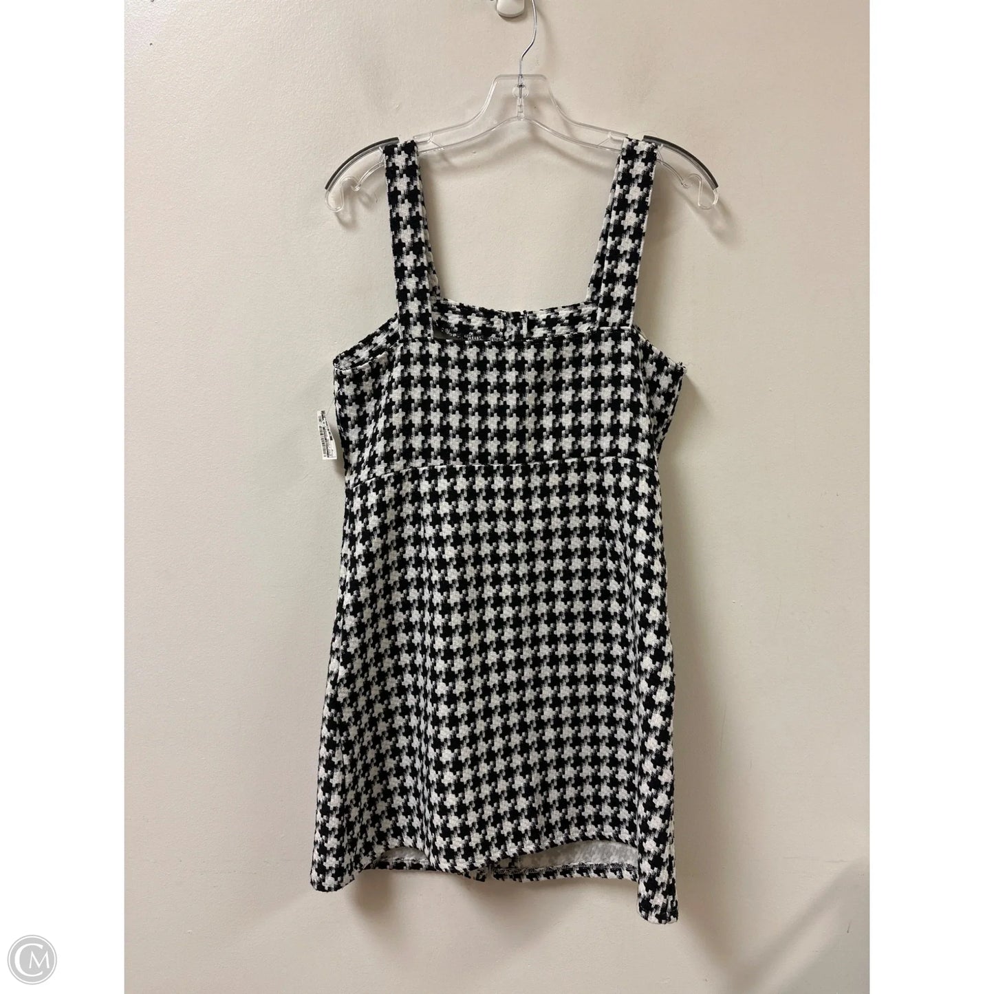 Dress Casual Short By Clothes Mentor In Black & White, Size: M