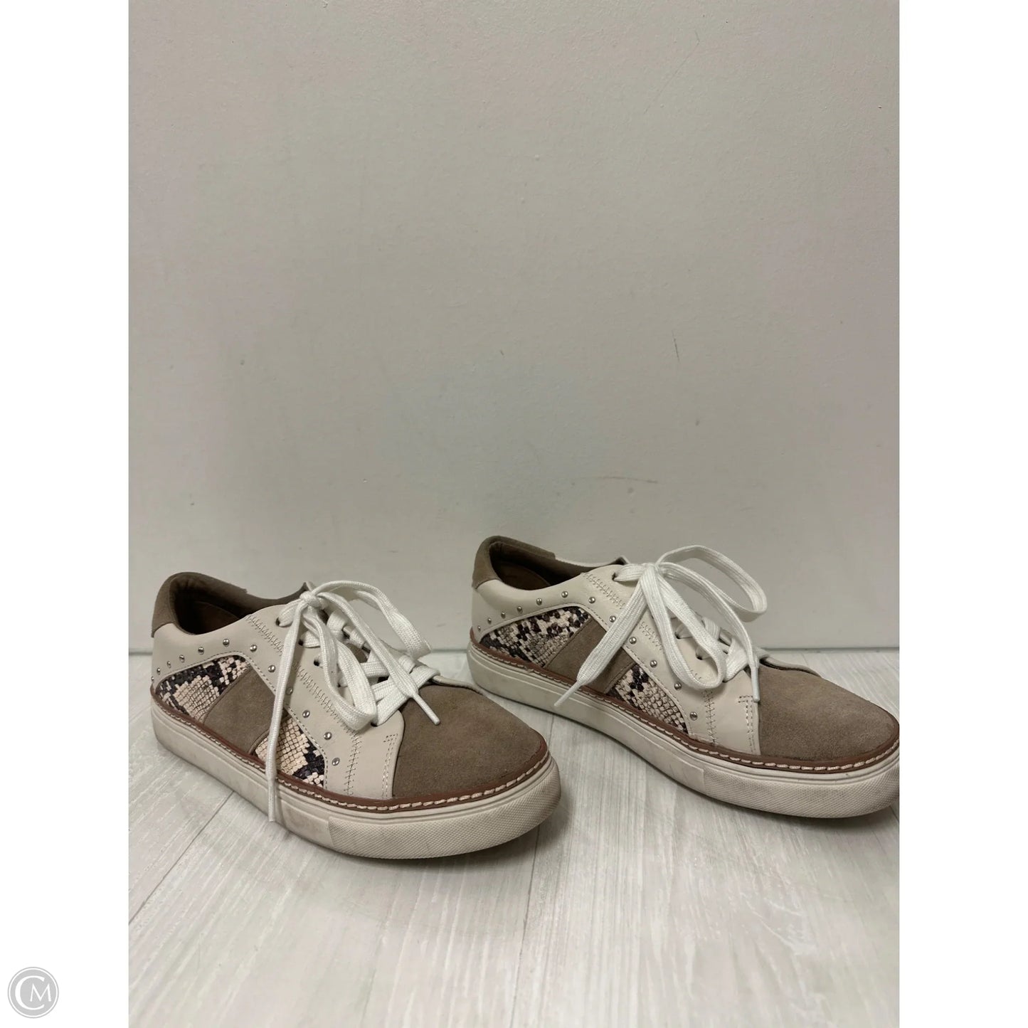 Shoes Sneakers By Crown Vintage In Brown & Cream, Size: 10