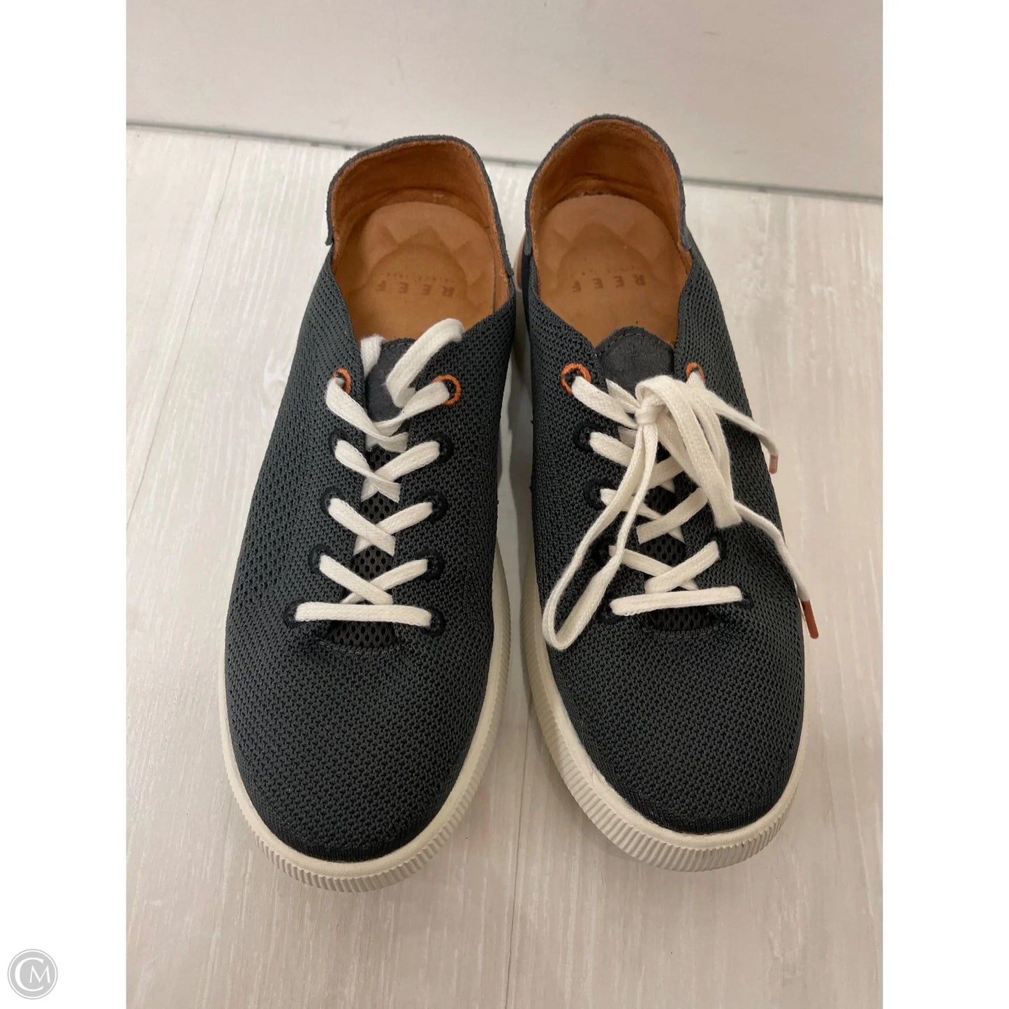 Shoes Sneakers By Reef In Grey, Size: 9.5
