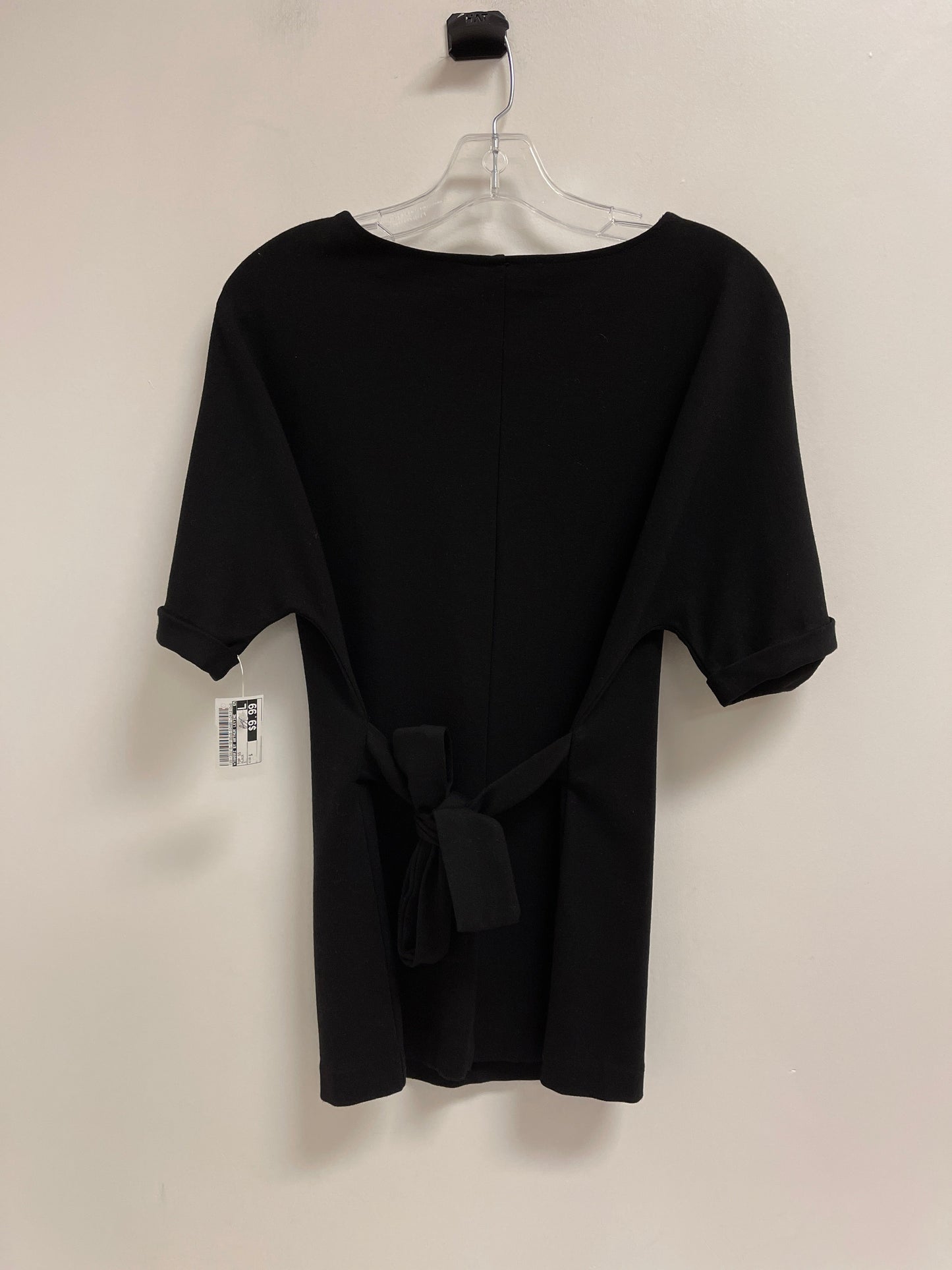 Top Short Sleeve By Tahari By Arthur Levine In Black, Size: S