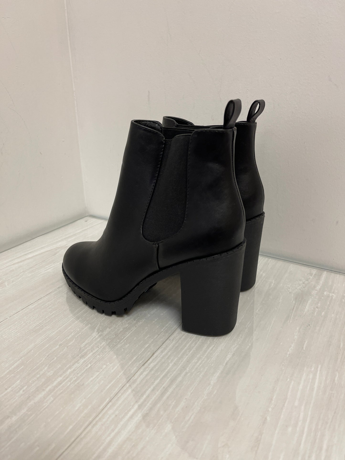 Boots Ankle Heels By Soda In Black, Size: 8.5