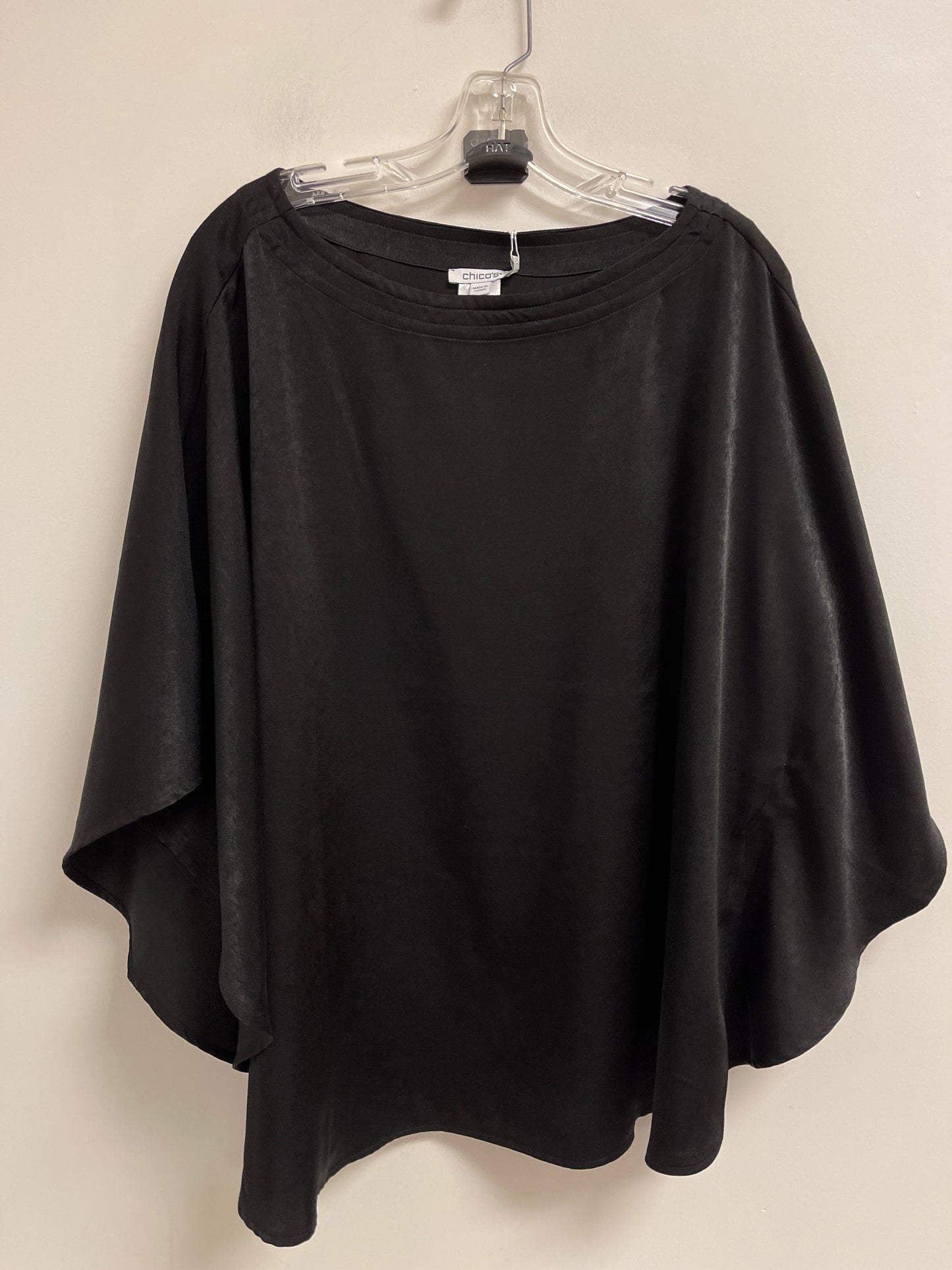 Top Short Sleeve By Chicos In Black, Size: Xl