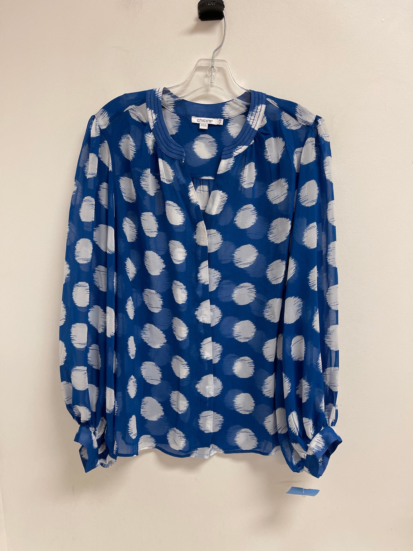 Top Long Sleeve By Chicos In Blue & White, Size: Xl