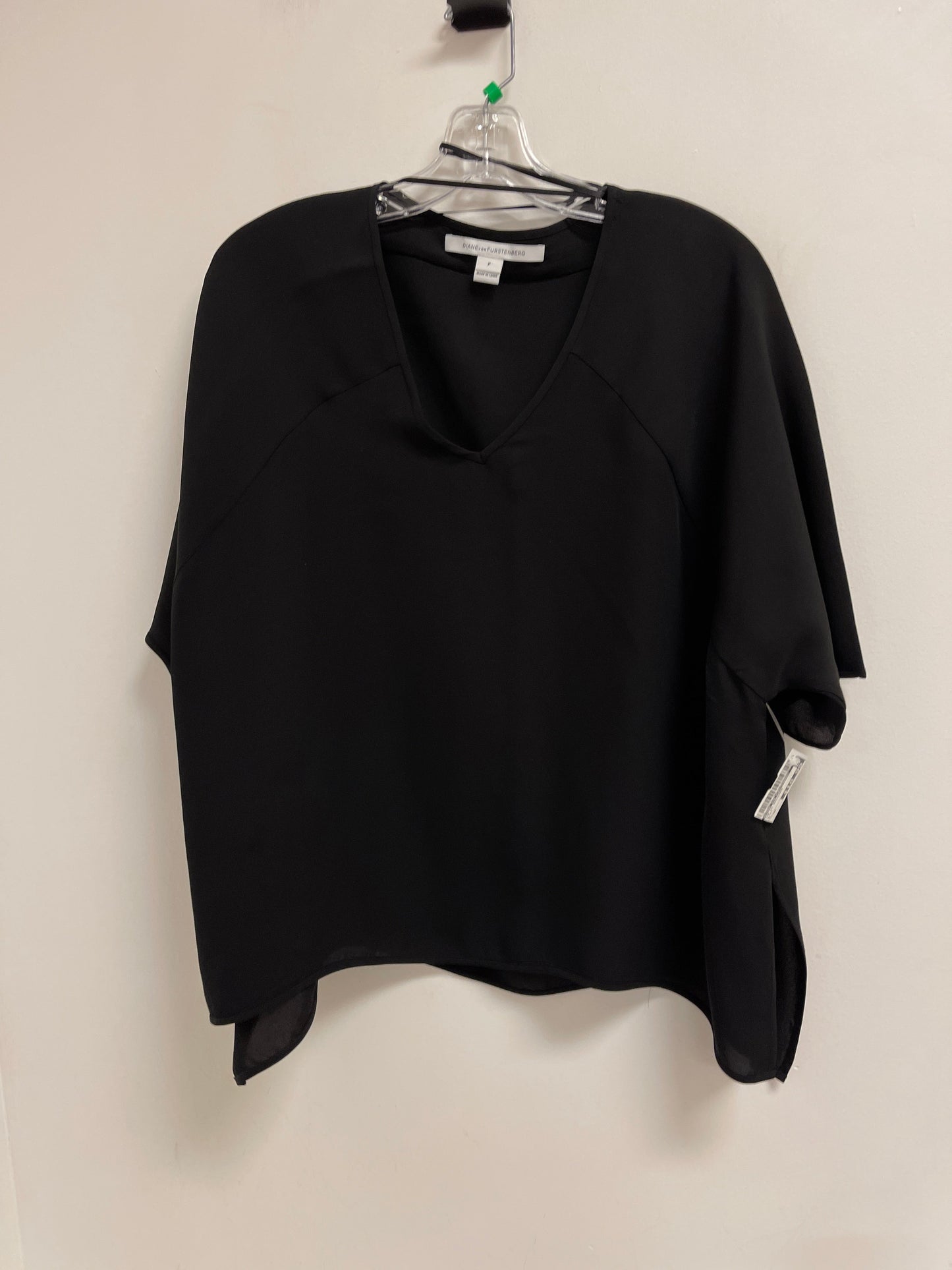 Top Short Sleeve Designer By Diane Von Furstenberg In Black, Size: Mp