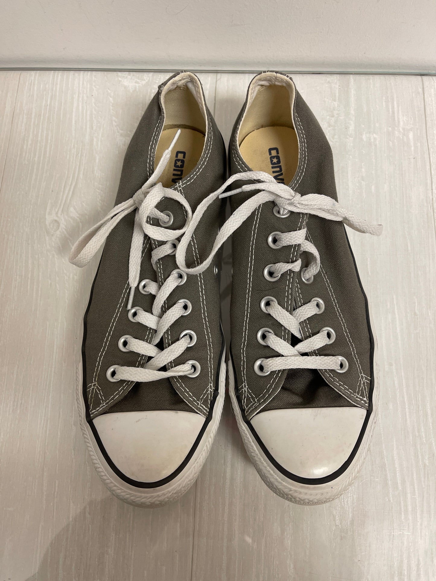 Shoes Flats By Converse In Grey, Size: 9.5