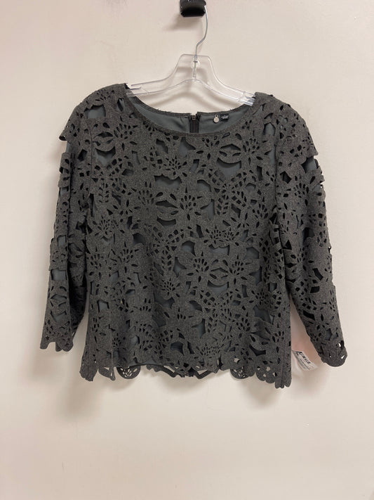 Top Long Sleeve By Knitted And Knotted In Grey, Size: S